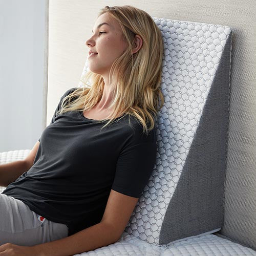 How to Use a Wedge Pillow: Bed Wedge Pillow Benefits